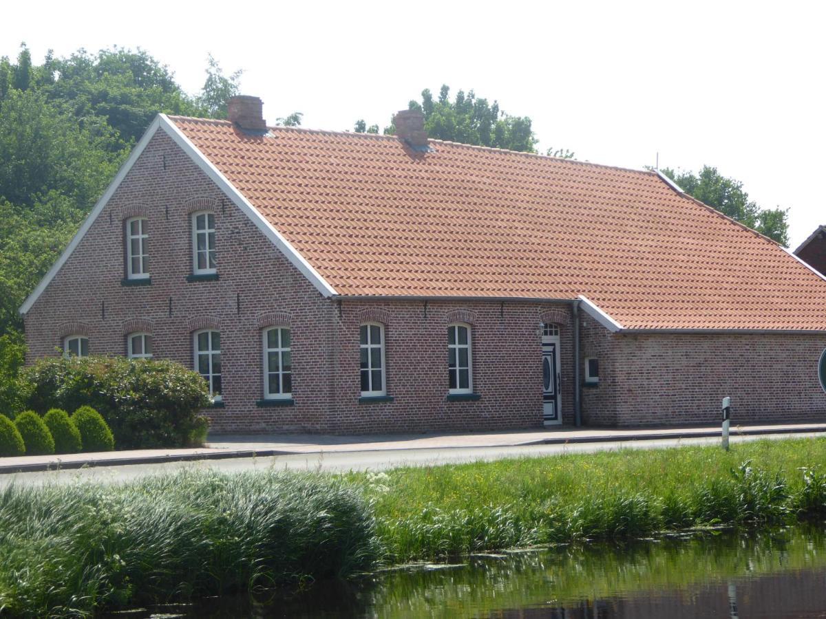 Ferienwohnung Elise Im Gulfhof Am Kanal Grossefehn ภายนอก รูปภาพ